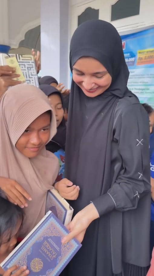 Teuku Wisnu dan Shireen Beri Bantuan di Aceh (instagram.com/shireensungkar)