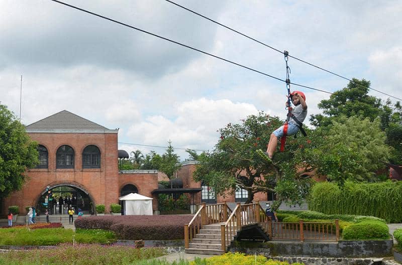 wahana adrenalin di The Village Purwokerto