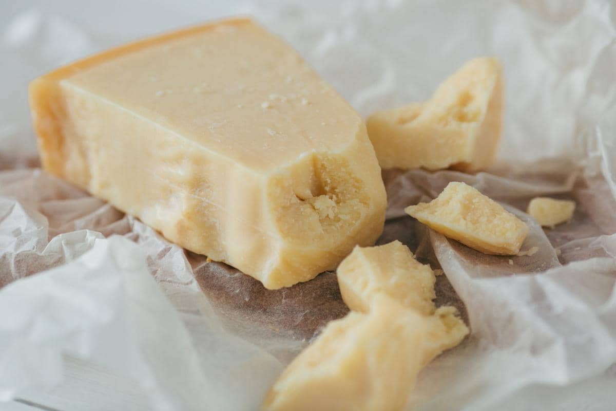 ilustrasi gruyere cheese