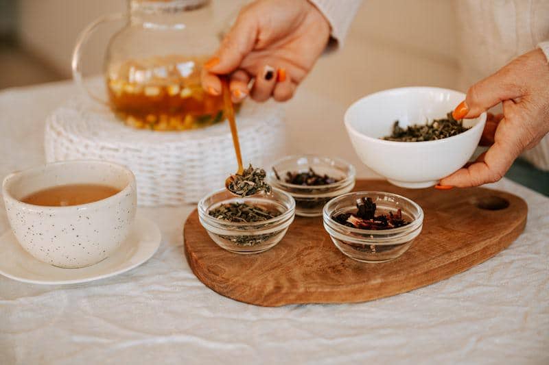 ilustrasi menakar teh