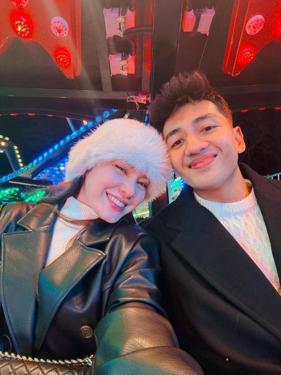 Harris Vriza dan Haviza jalan-jalan di Windsor Castle, UK.