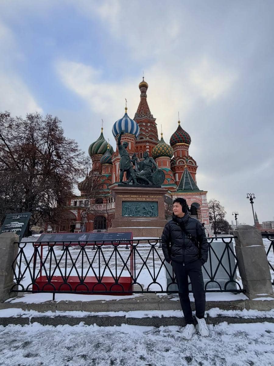 Andi Arsyil jalan-jalan di Kota Moskow