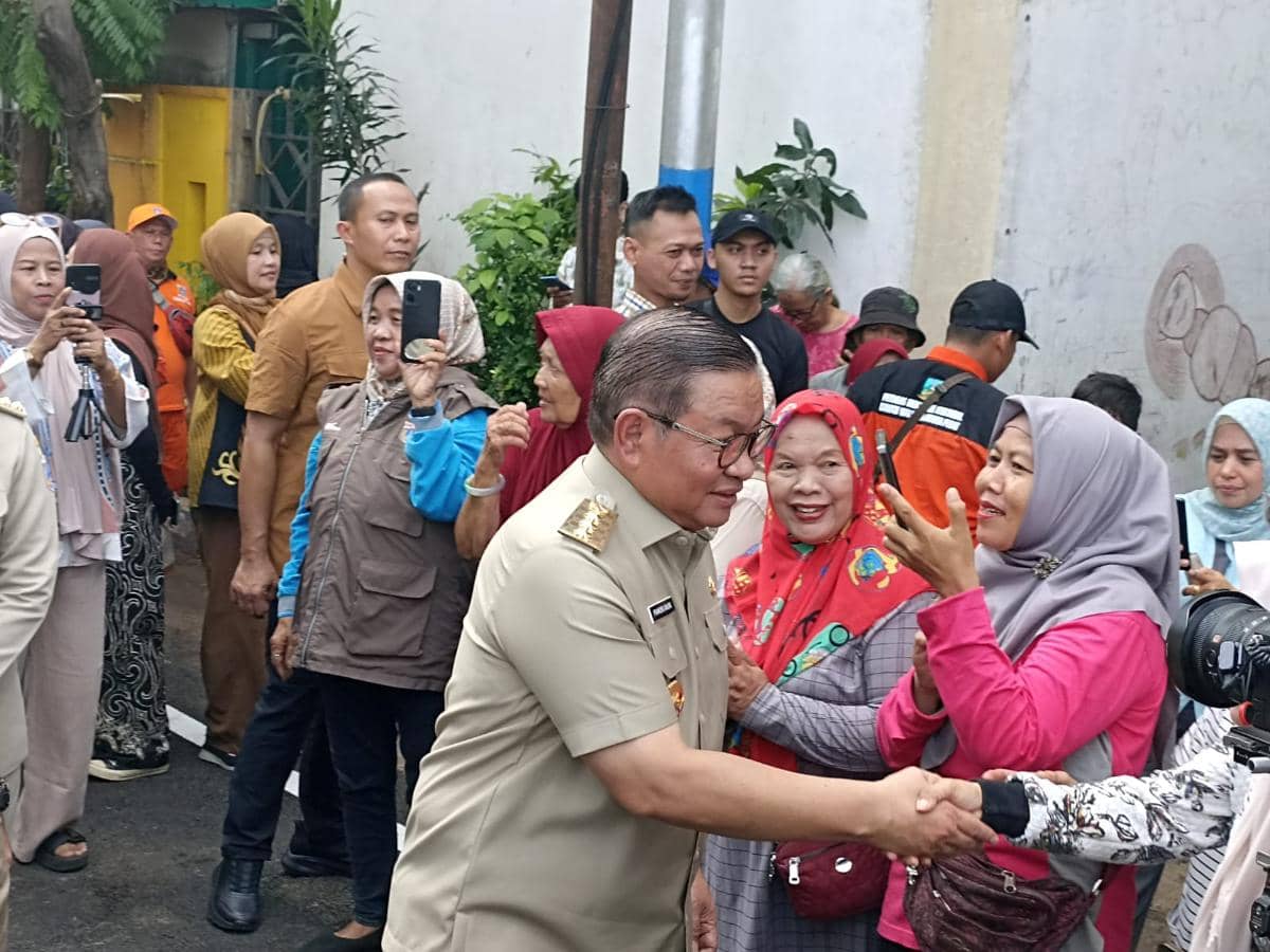 Pramono Anung mengecek pembangunan jalan Karet Tengsin
