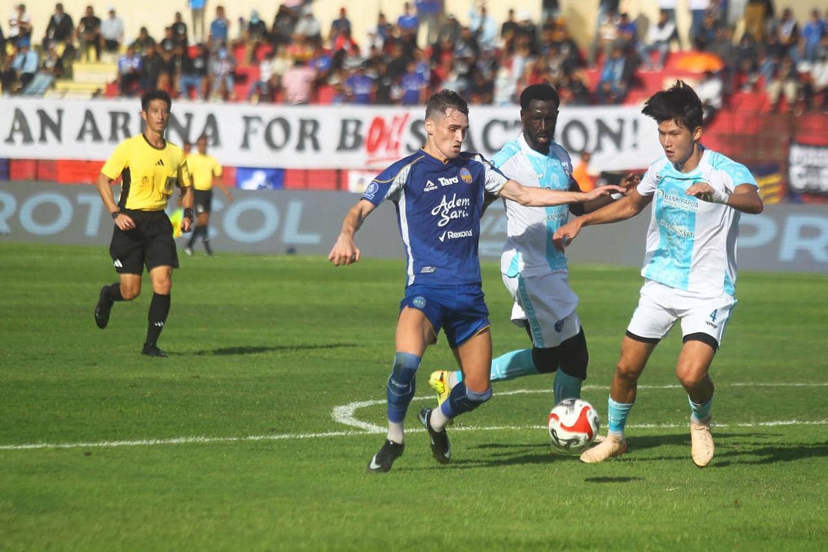PSIM Yogyakarta vs PSBS Biak di Stadion Sultan Agung, Bantul, D.I Yogyakarta, Senin (29/12/2025).