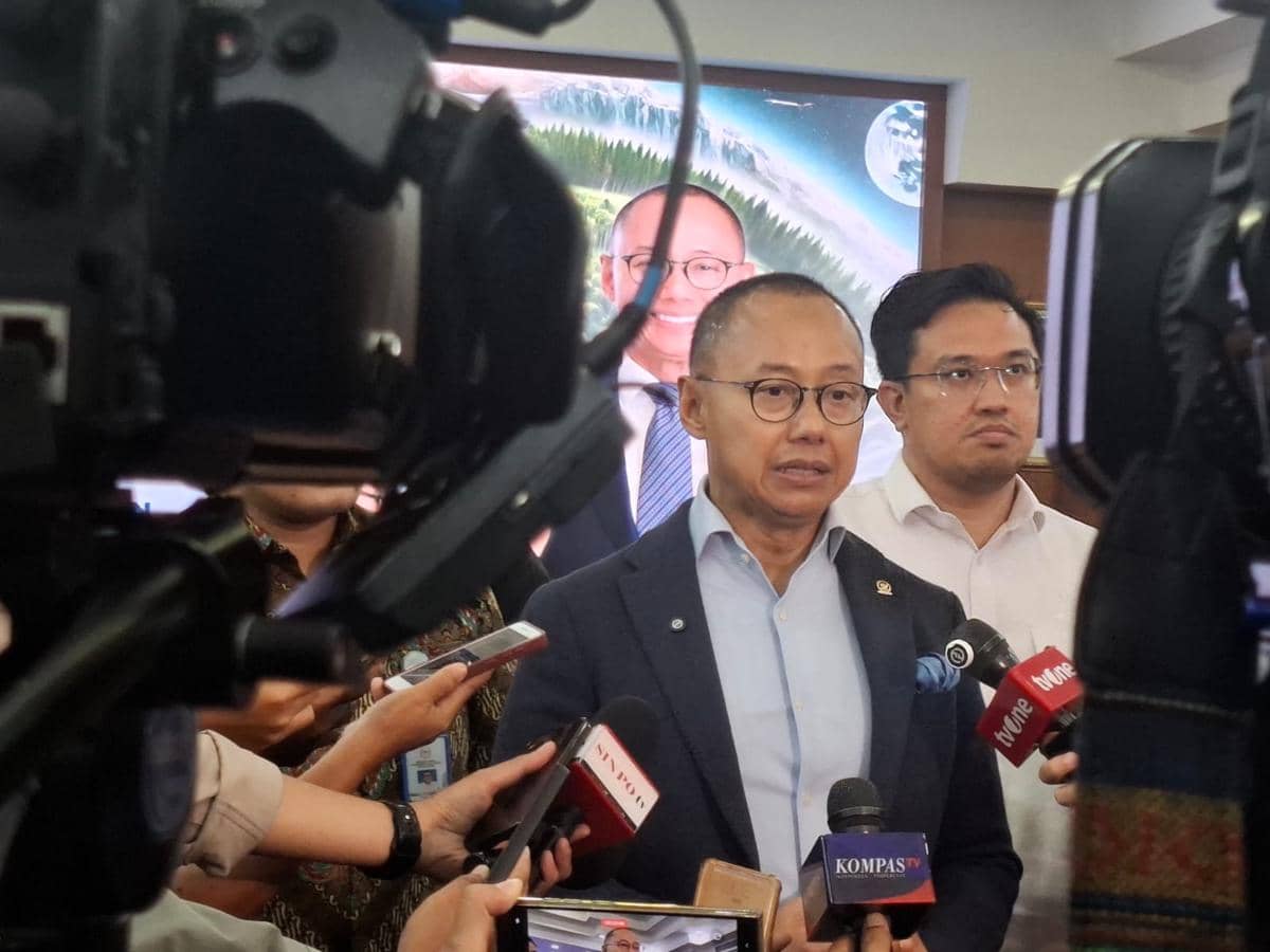 Wakil Ketua MPR RI Eddy Soeparno menyatakan pilkada dipilih DPRD masih konstitusional