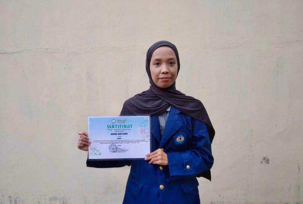 Aisyah Nur Syifa, Mahasiswi Prodi Kehutanan Unila berhasil meraih juara satu pada ajang Pesona Talent IV melalui karya tulis ilmiah berjudul “NusaTani: Model Pertanian Cerdas Inklusif Berbasis Zero-Cost”