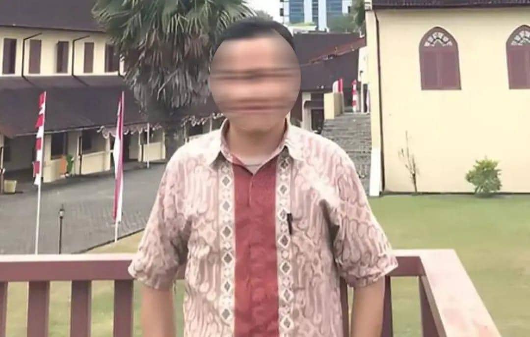 Kaeruddin, dosen Fakultas Ilmu Sosial dan Hukum (FIS-H) Universitas Negeri Makassar (UNM) tersangka kasus dugaan pelecehan seksual sesama jenis terhadap mahasiswanya. (Dok. Polda Sulsel).