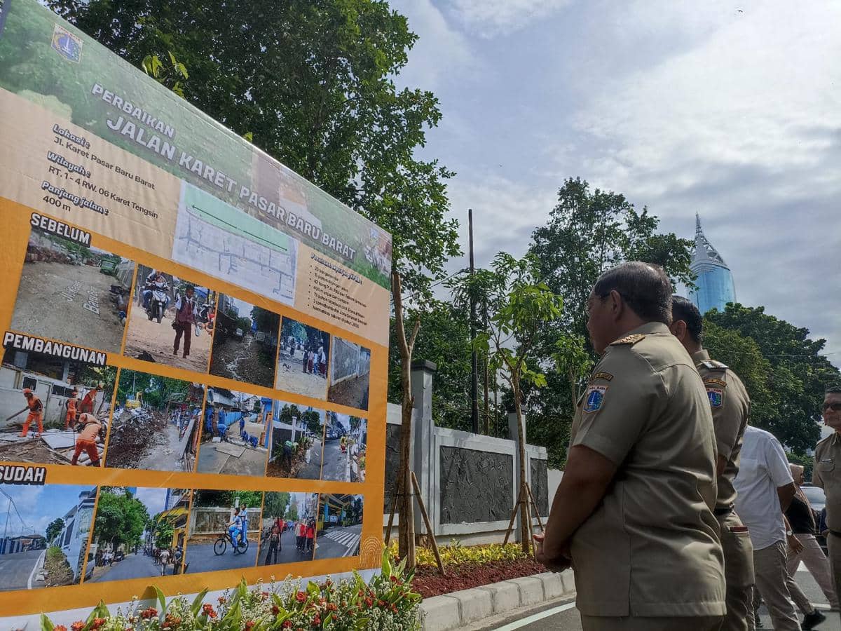 Pramono Anung mengecek pembangunan jalan Karet Tengsin