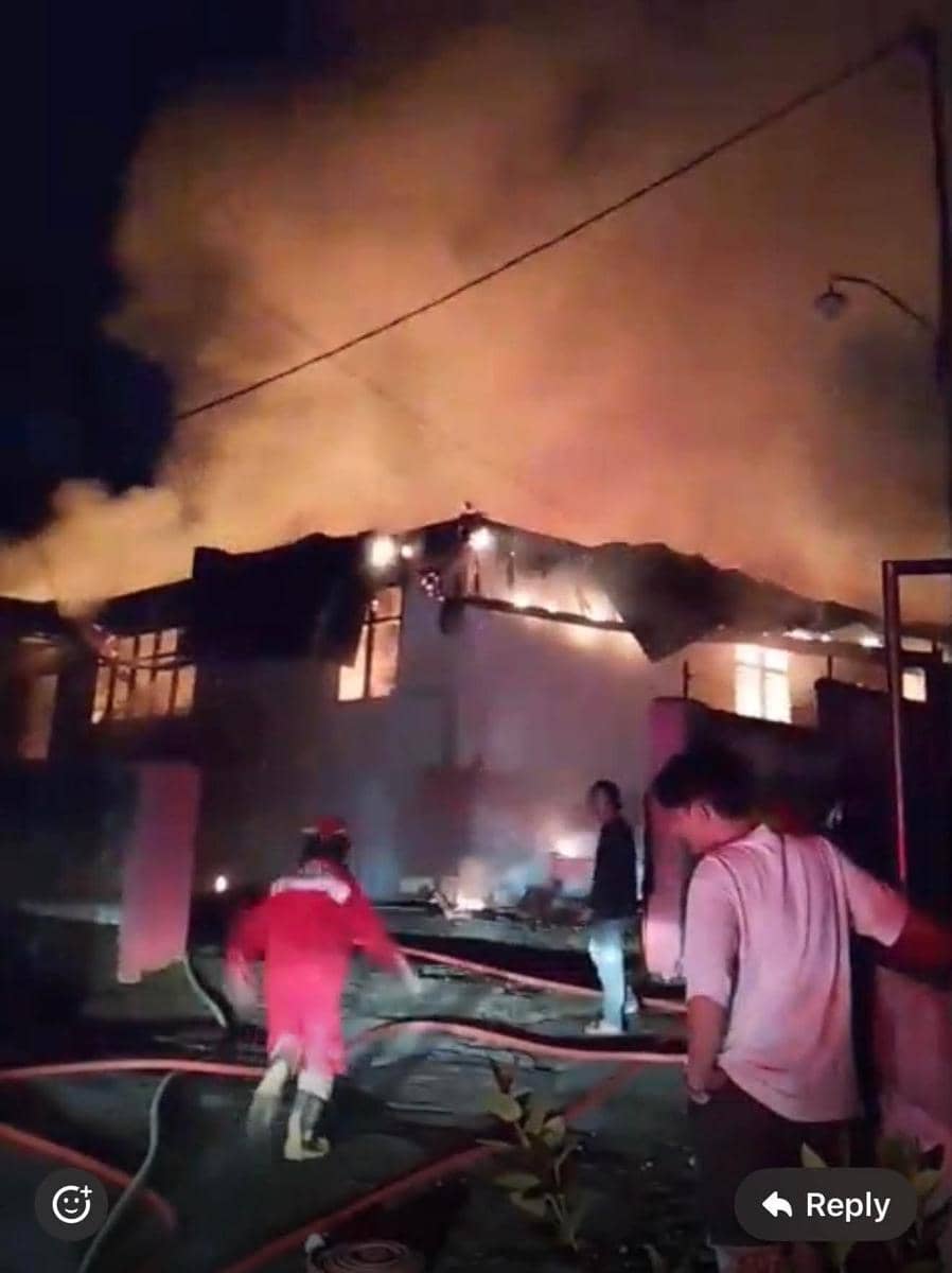 Kebakaran Panti Wreda Damai, Manado, Sulawesi Utara, Minggu (28/12/2025). Dok. Babinsa Kelurahan Ranomuut