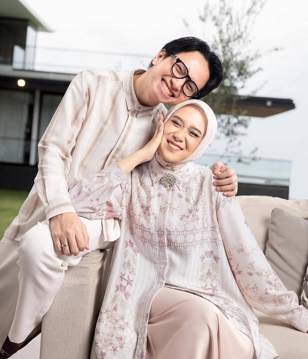 Potret Shadira Firdausi dan Suami
