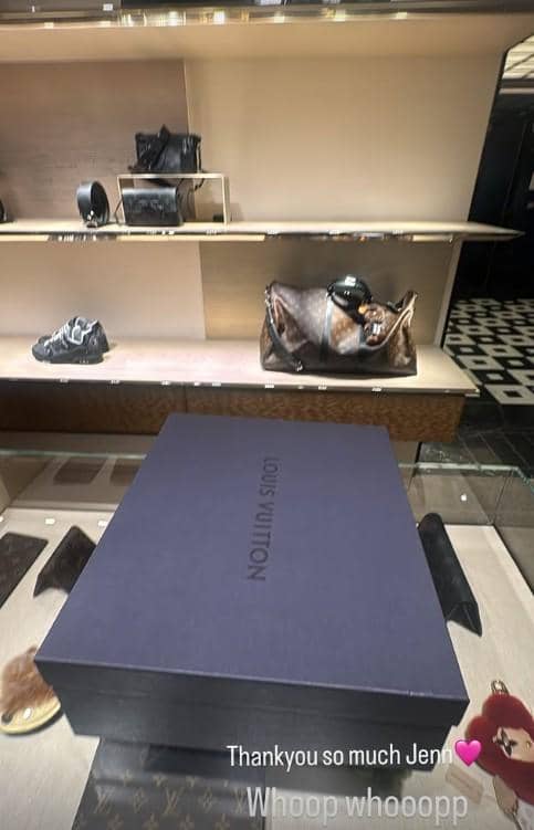 Liburan Jennifer Coppen dan Keluarga Justin Hubner di London (instagram.com/jennifercoppenreal20)