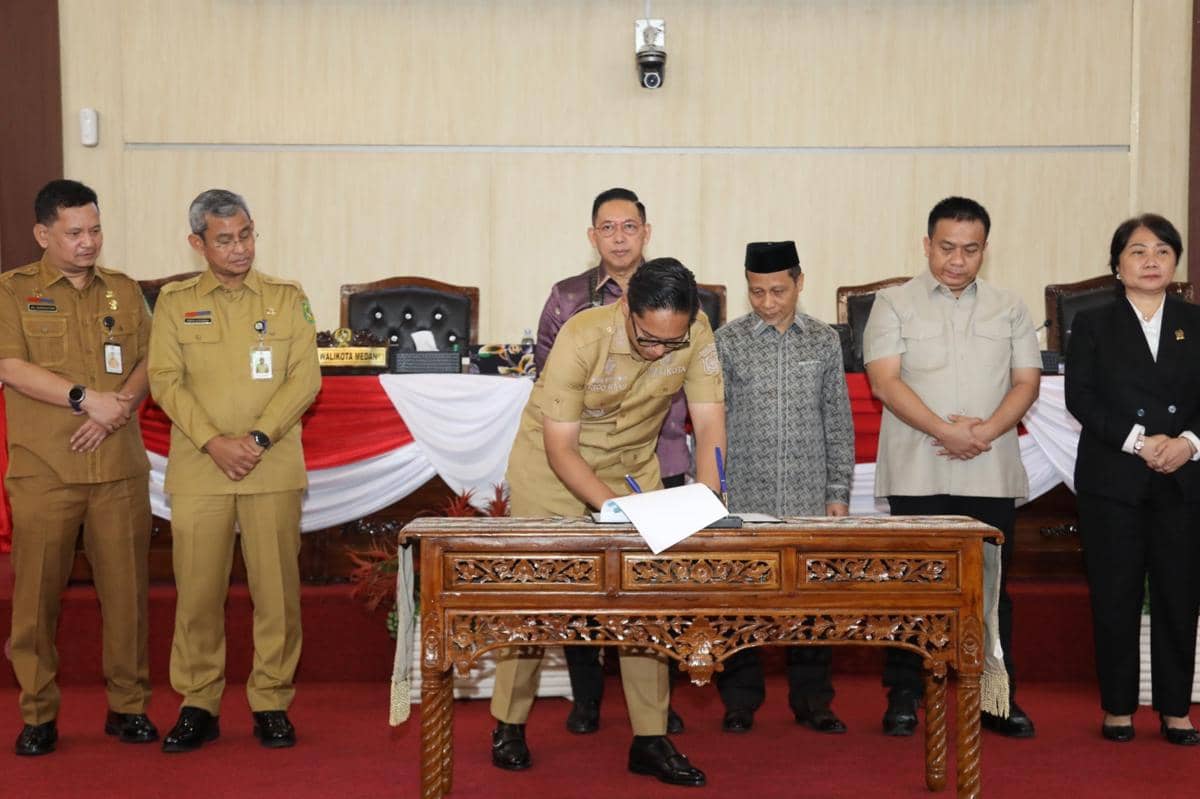 Rapat Paripurna DPRD Medan pengesahan Perubahan atas Peraturan Daerah Kota Medan Nomor 3 Tahun 2014 tentang Kawasan Tanpa Rokok (KTR), Senin (29/12/2025). (Dok. Setwan DPRD Medan)