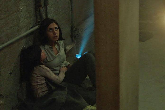 adegan dalam film Under the Shadow