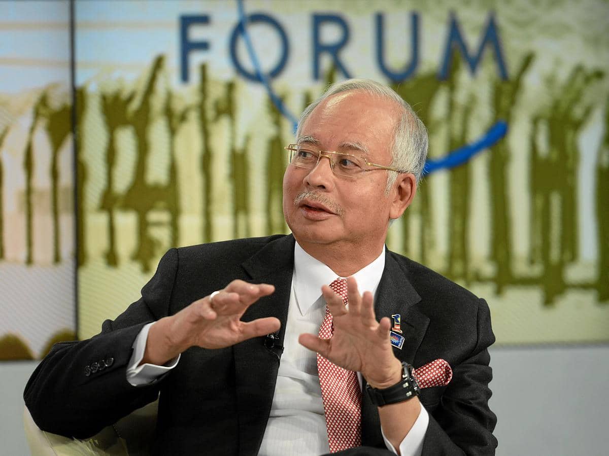 DAVOS/SWISS, 25 JAN 13 - Mohd Najib Bin Tun Abdul Razak, Perdana Menteri dan Menteri Keuangan Malaysia, berdiskusi selama sesi 'Kemerosotan Ekonomi dan Bahayanya' pada Pertemuan Tahunan Forum Ekonomi Dunia 2013 di Davos, Swiss, 25 Januari 2013. (World Economic Forum from Cologny, Switzerland, CC BY-