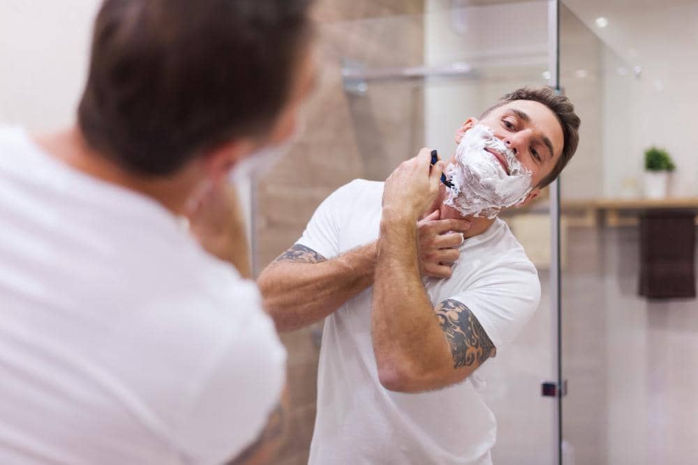 ilustrasi cowok menggunakan aftershave