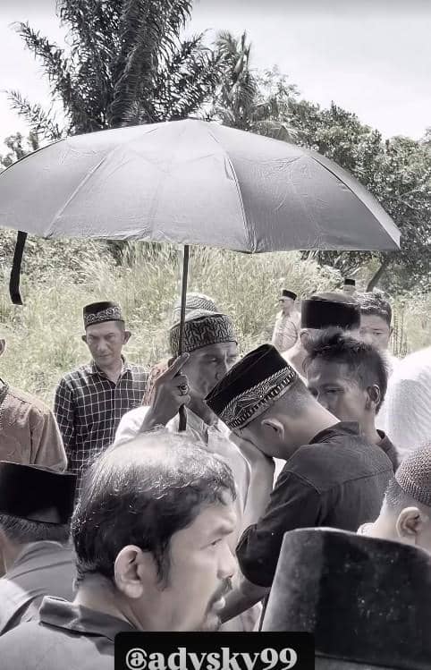 Momen Pemakaman Ayah Ady Sky (instagram.com/adysky99)