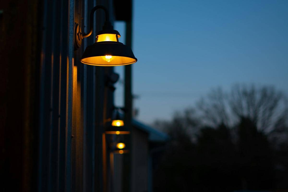 ilustrasi lampu dinding outdoor