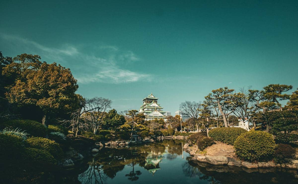 ilustrasi Osaka Castle Park 