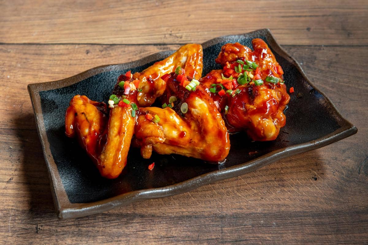 ilustrasi chicken wings BBQ