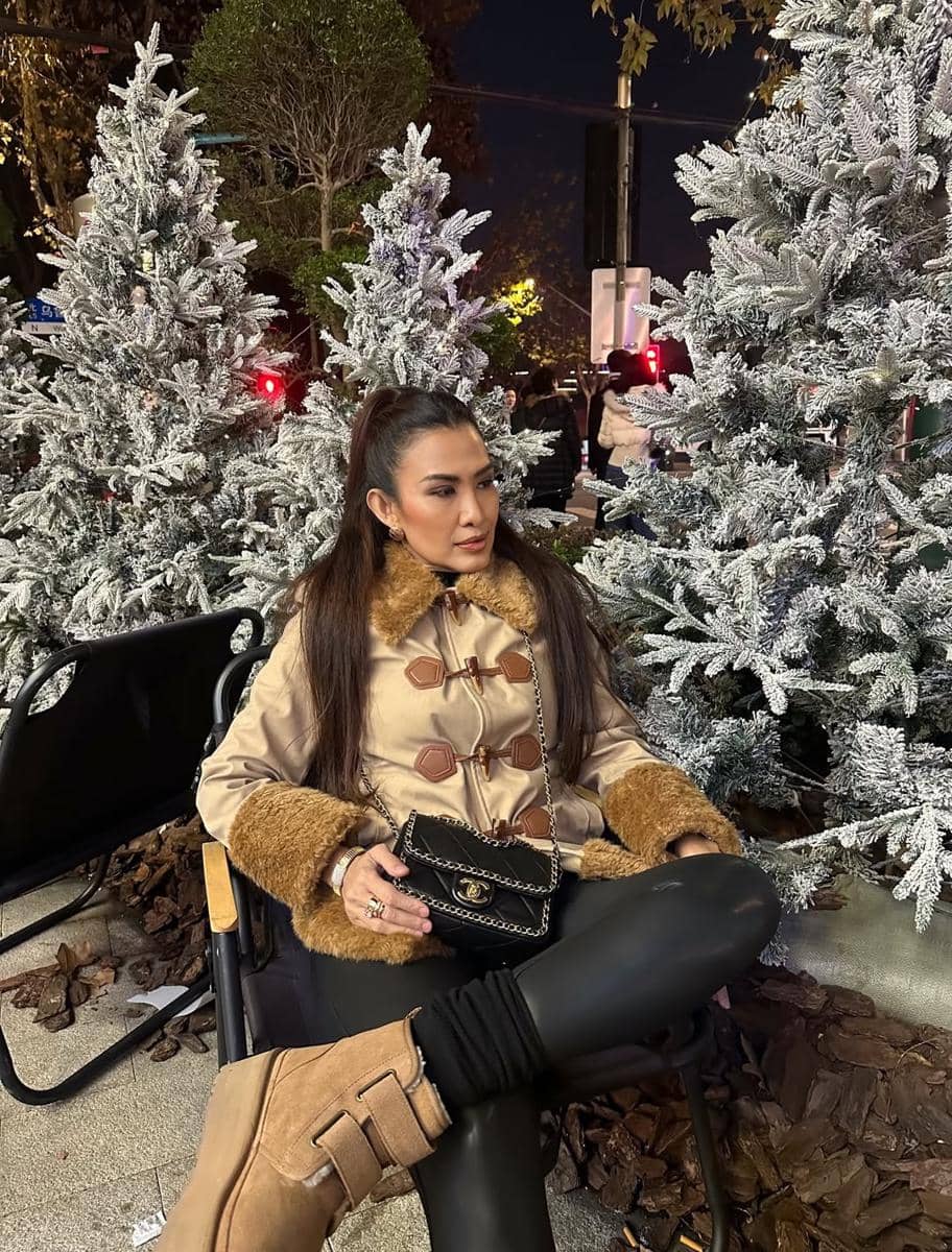 Liza Natalia saat berlibur ke Shanghai.