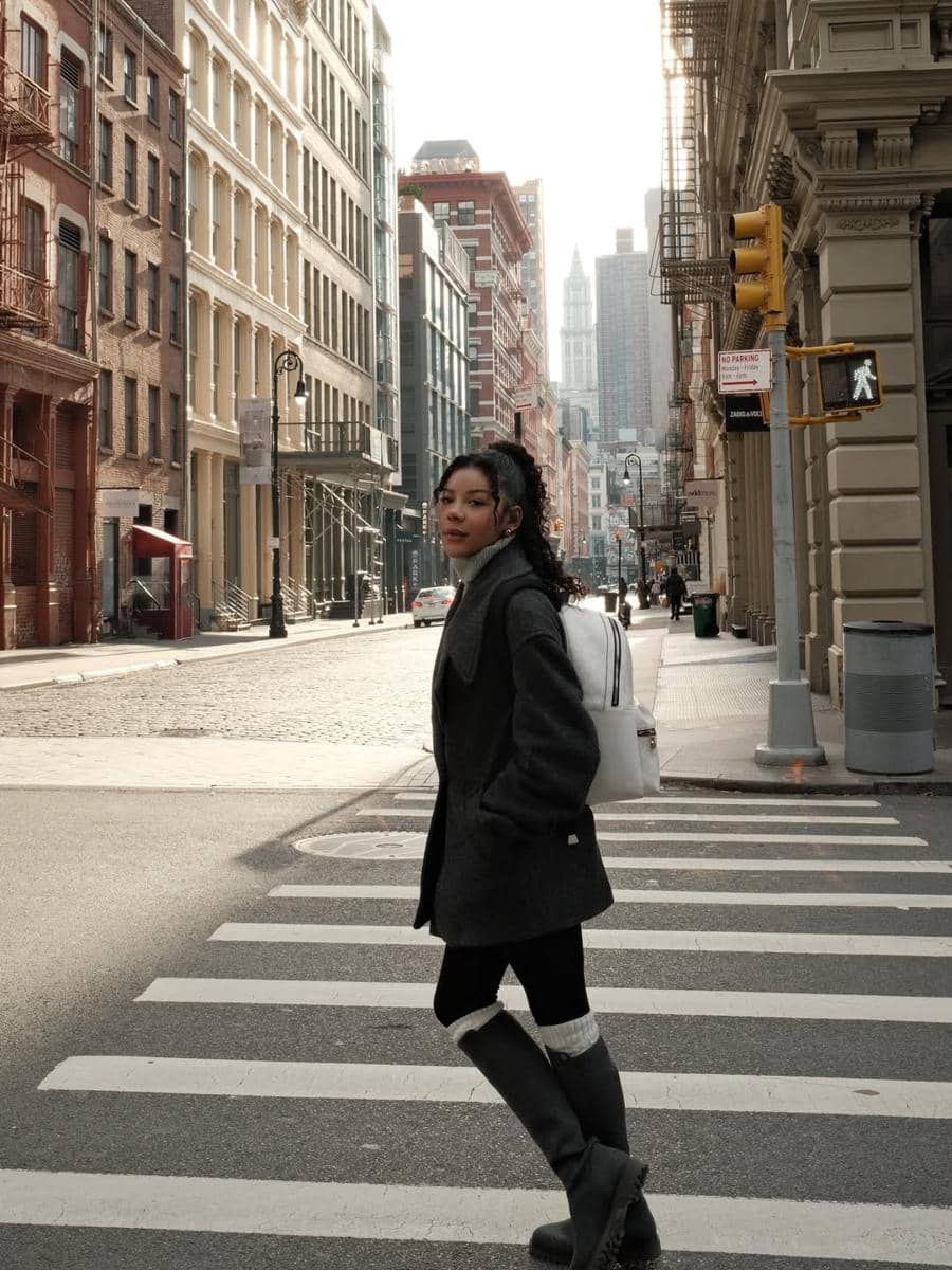 Zsa Zsa Utari saat jalan-jalan di New York.