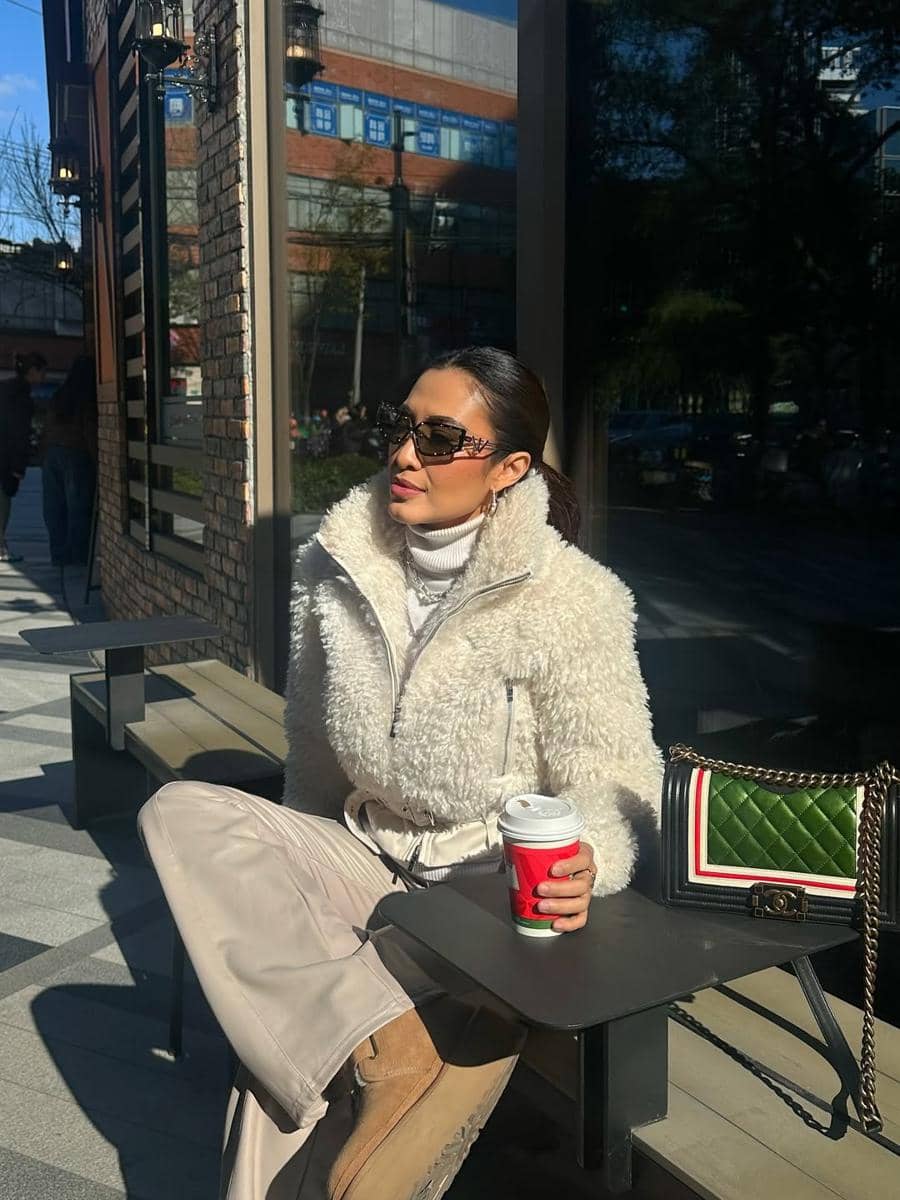 Liza Natalia saat berlibur ke Shanghai.