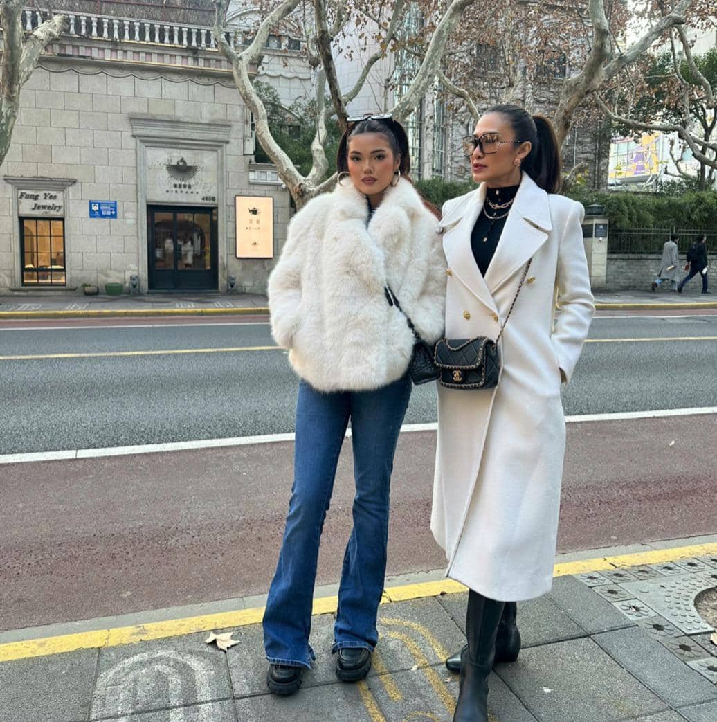 Liza Natalia saat berlibur ke Shanghai.