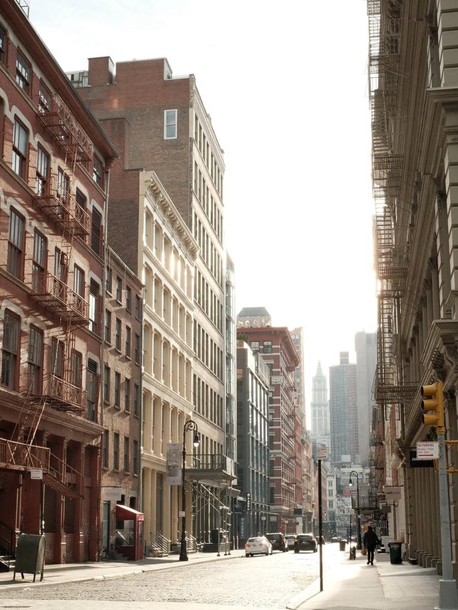 Zsa Zsa Utari saat jalan-jalan di New York.