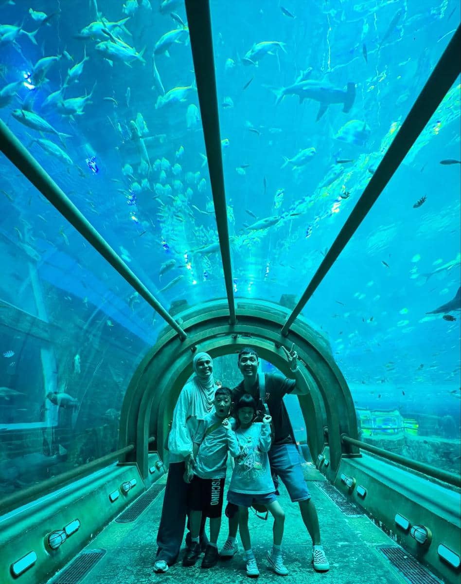 Keluarga Nycta Gina jalan-jalan di VinWonders Phú Quốc.