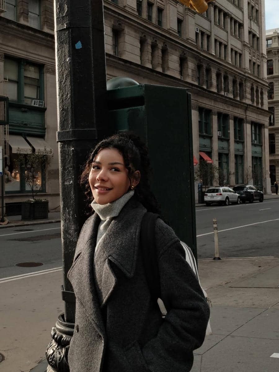 Zsa Zsa Utari saat jalan-jalan di New York.