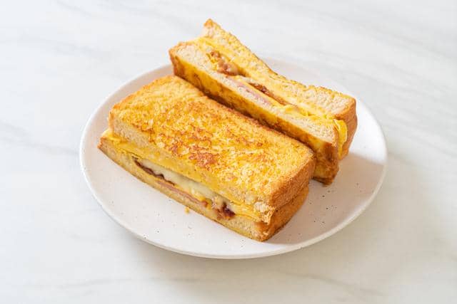 ilustrasi kaya toast 