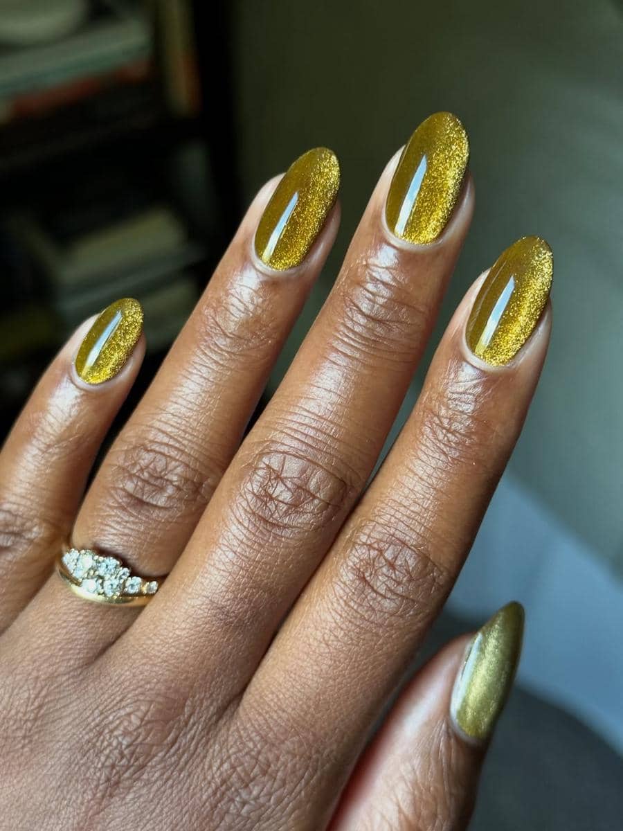 Ide nail art tema tahun baru 2026