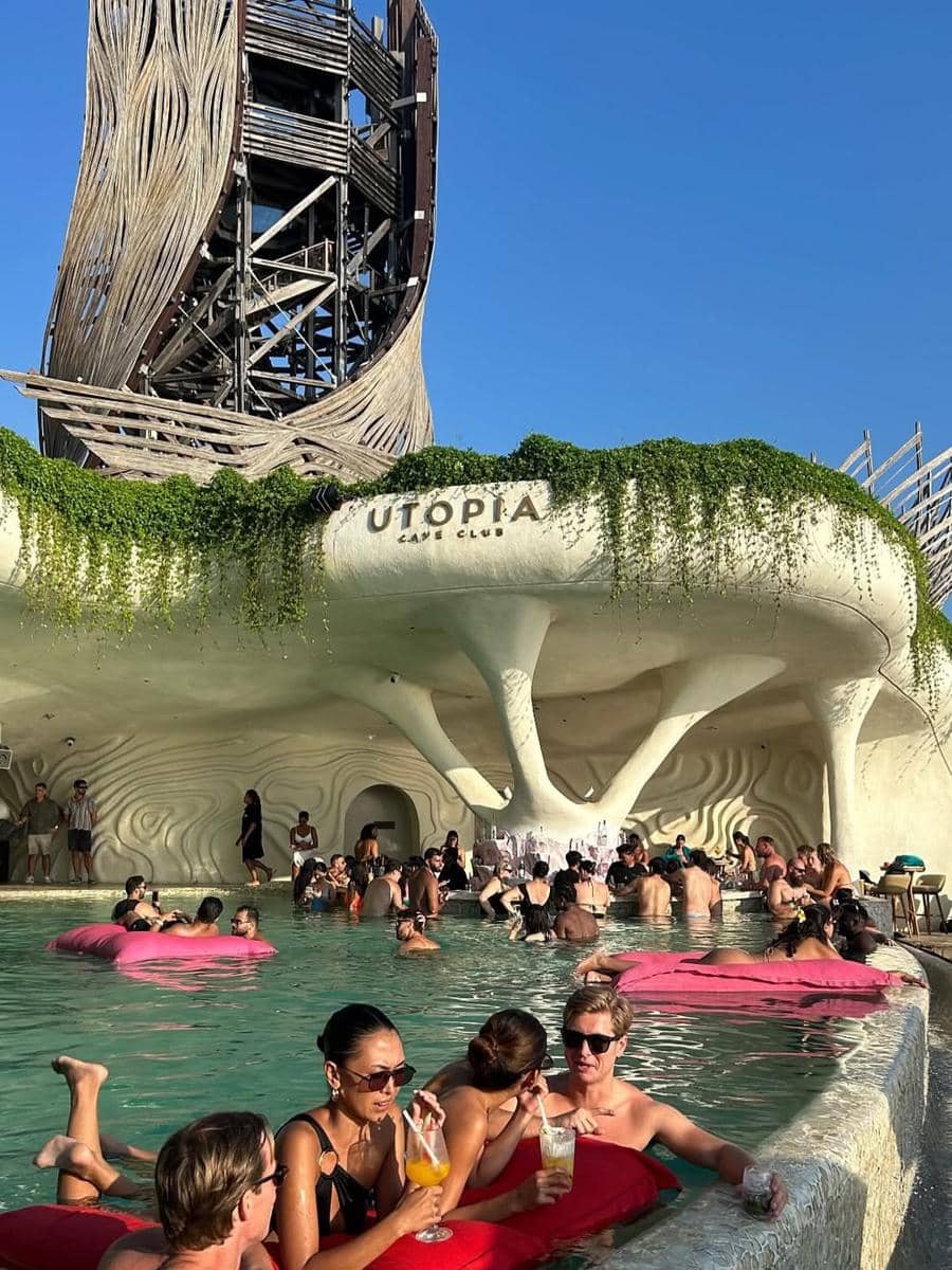 Luna Beach Club (instagram.com/lunabeachclubbali)