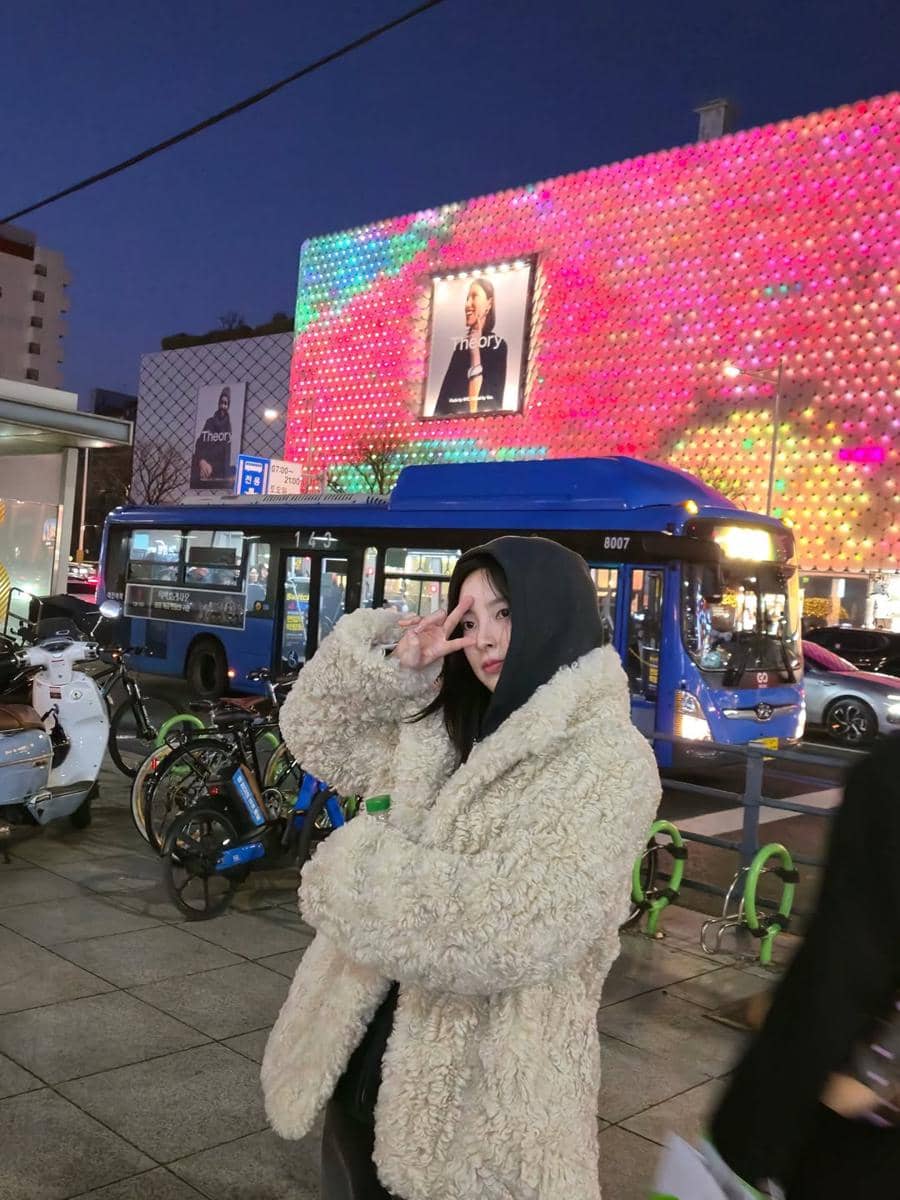 inspirasi mix and match musim dingin ala Shin Soo Hyun