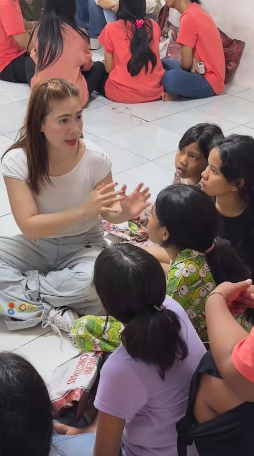 Felicya Angelista dan Hito Rayakan Natal di Panti Asuhan (instagram.com/felicyangelista_)