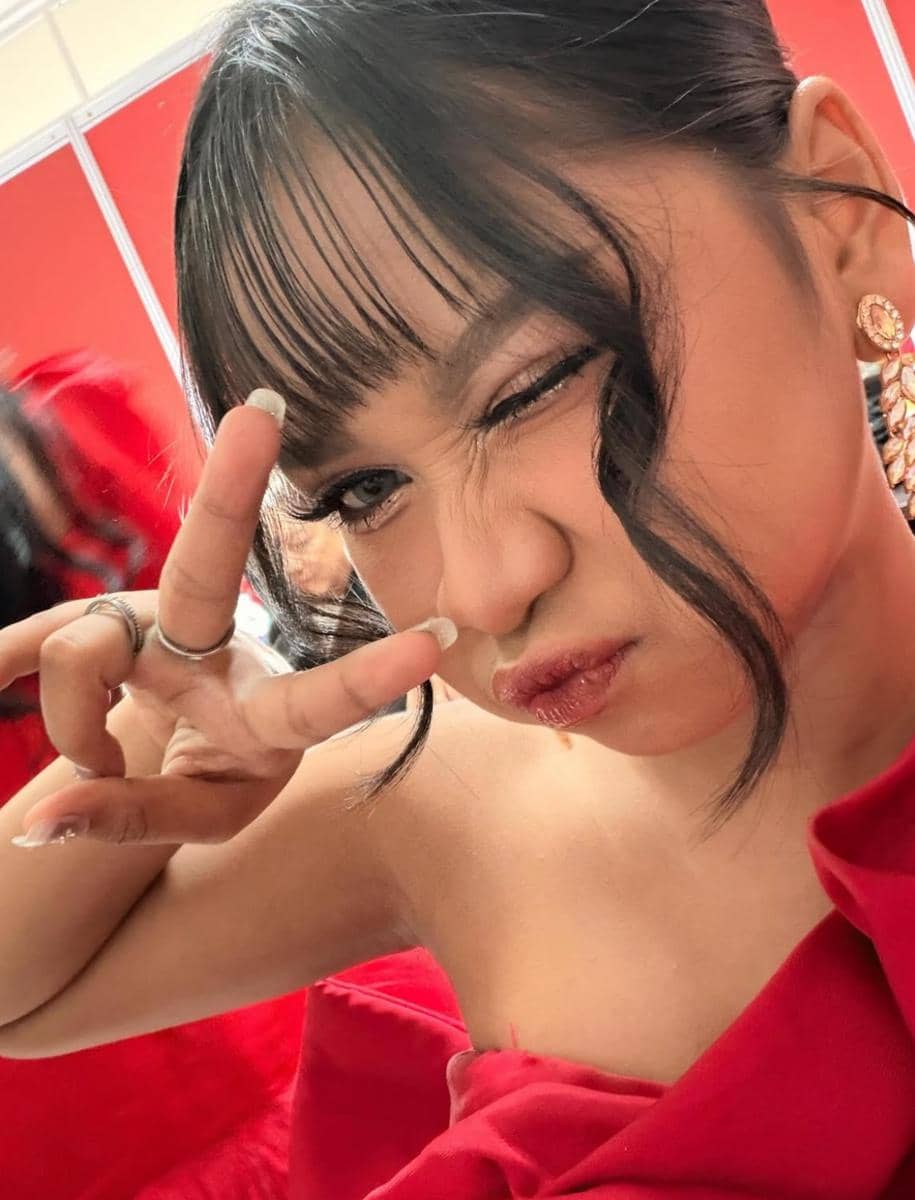 April Juara 3 Dangdut Academy 7