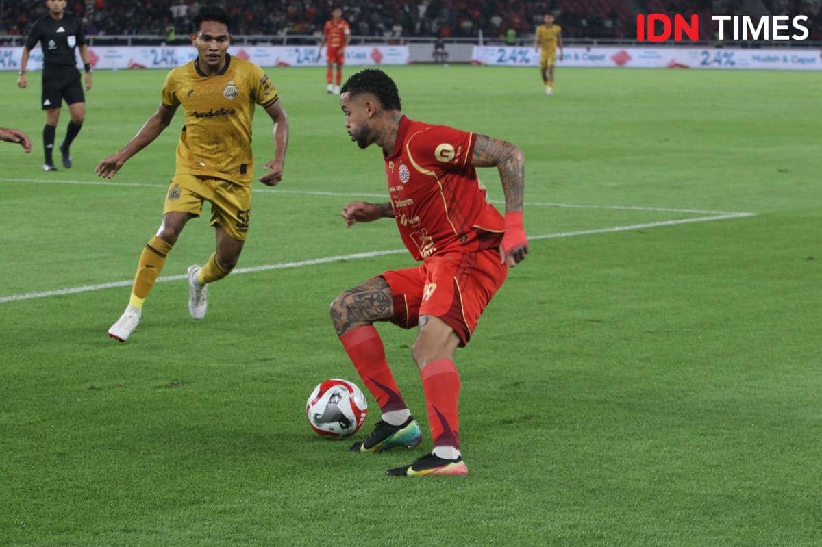 Persija berhadapan dengan Bhayangkara FC di Super League