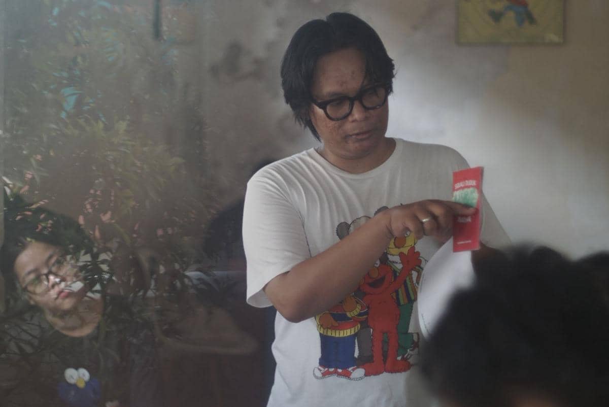 Graffistory saat melakukan workshop mini zine di Kulon Progo