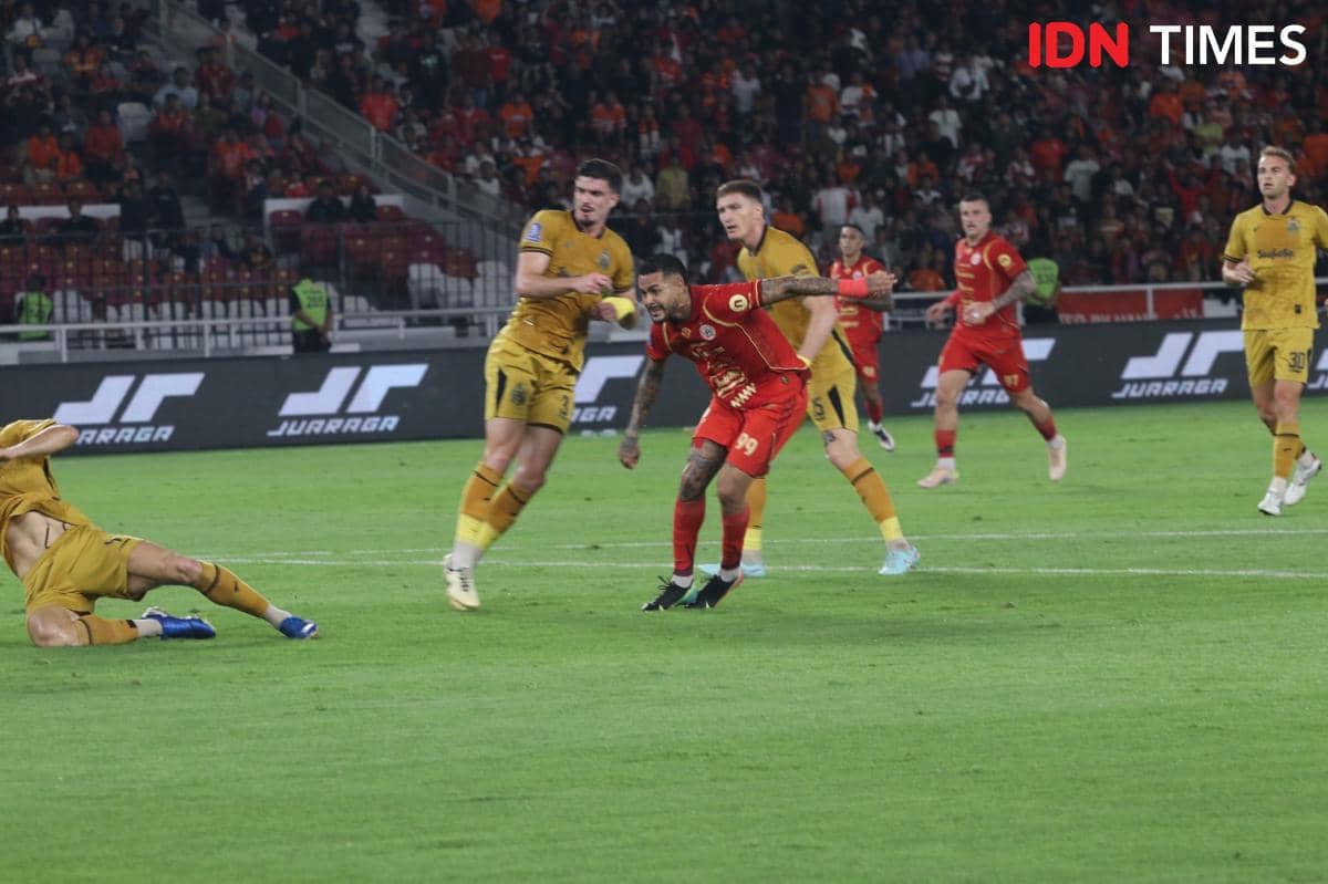 Persija berhadapan dengan Bhayangkara FC di Super League