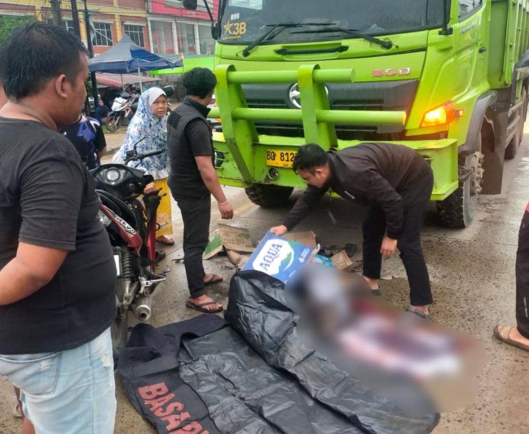 Warga Palembang tewas usai adu kambing dengan truk