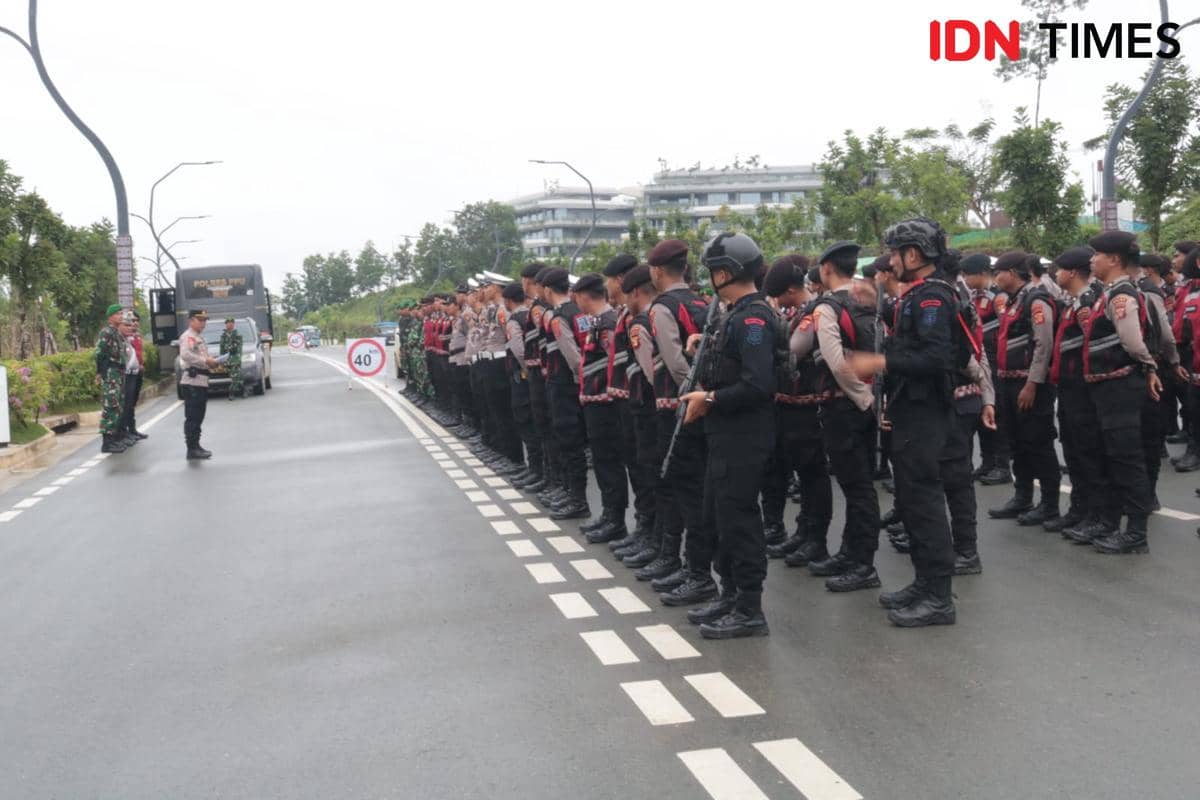 Puluhan anggota TNI dan Polri Disiapkan untuk pengamanan kunjungan RI 2