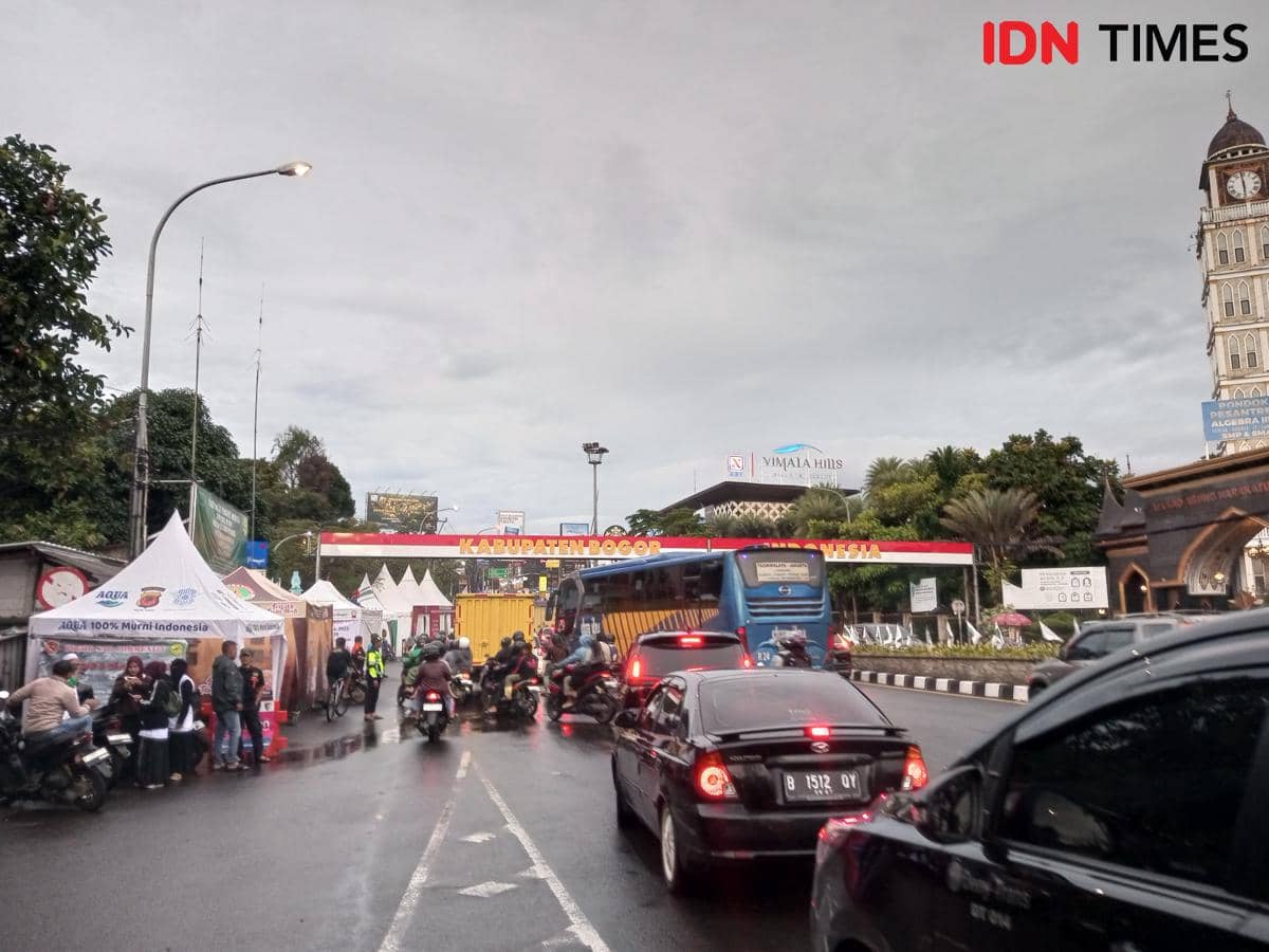 Rekayasa lalu lintas di Puncak saat malam tahun baru