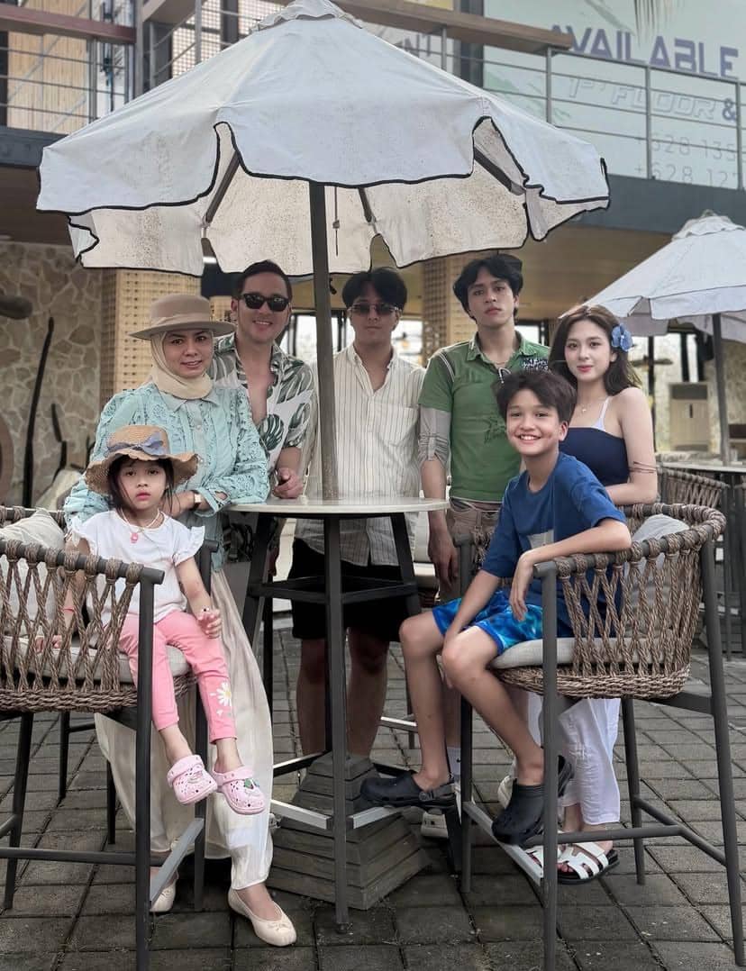 potret artis liburan akhir tahun 2025 di Bali 