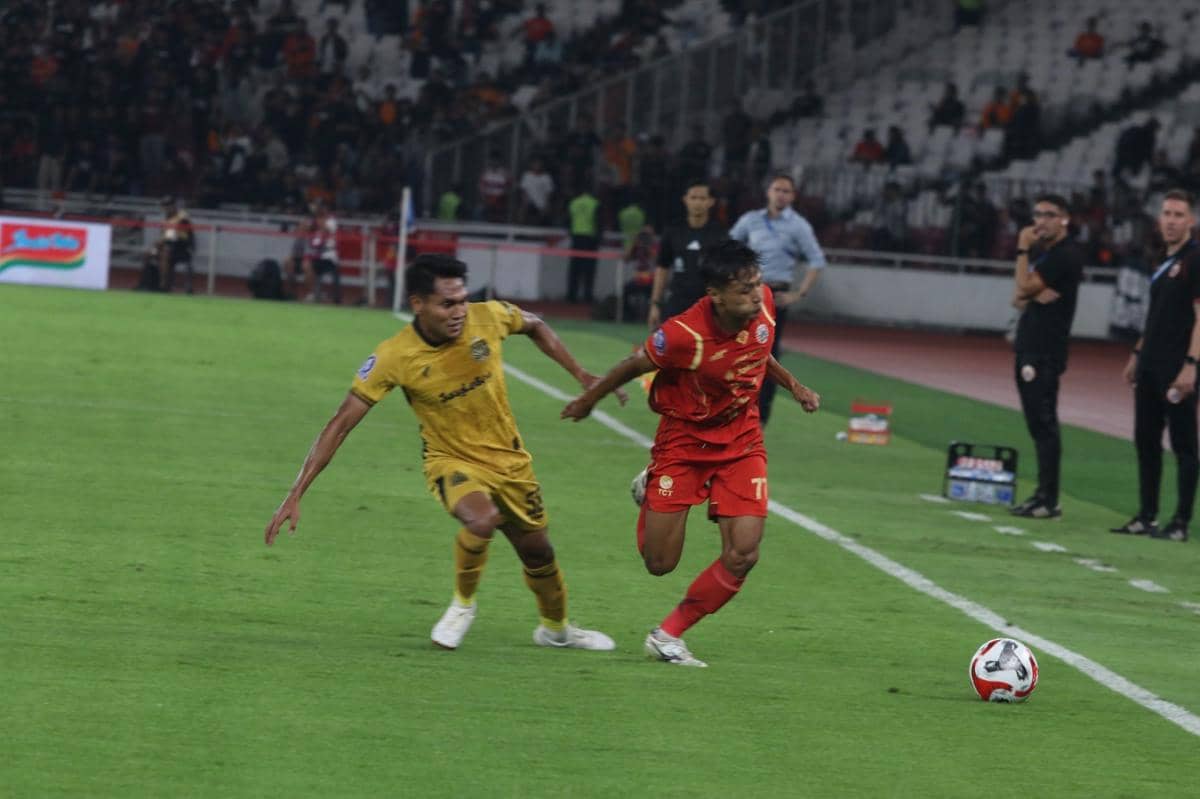 Persija berhadapan dengan Bhayangkara FC di Super League