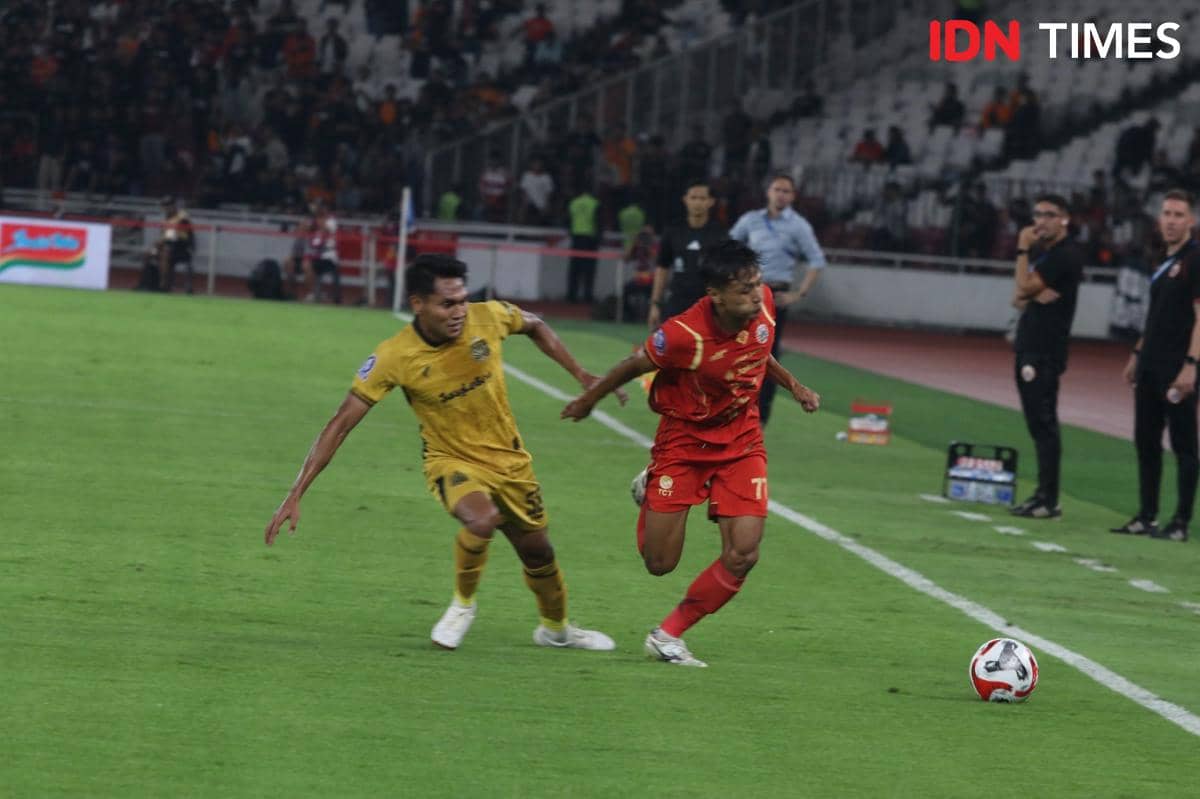 Persija berhadapan dengan Bhayangkara FC di Super League