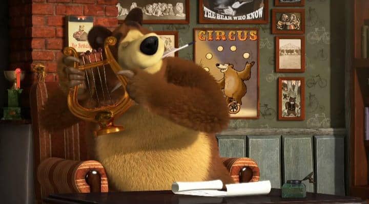 Bear memainkan harpa. 