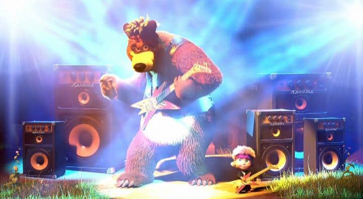 Bear memainkan gitar listrik.