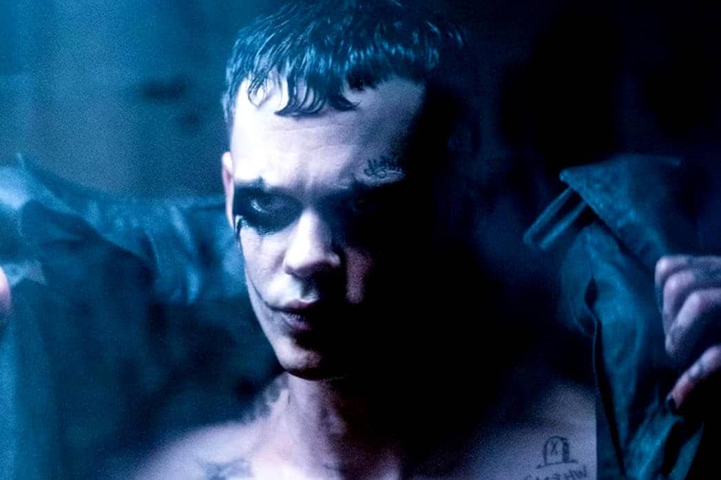 cuplikan adegan dalam film The Crow