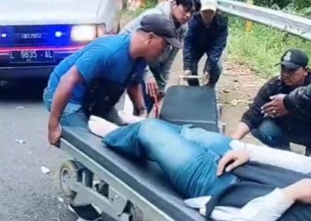 Rem Blong, Honda Vario tabrak mobil di jalan Tembus Sarangan Magetan. IDN Times/Istimewa.