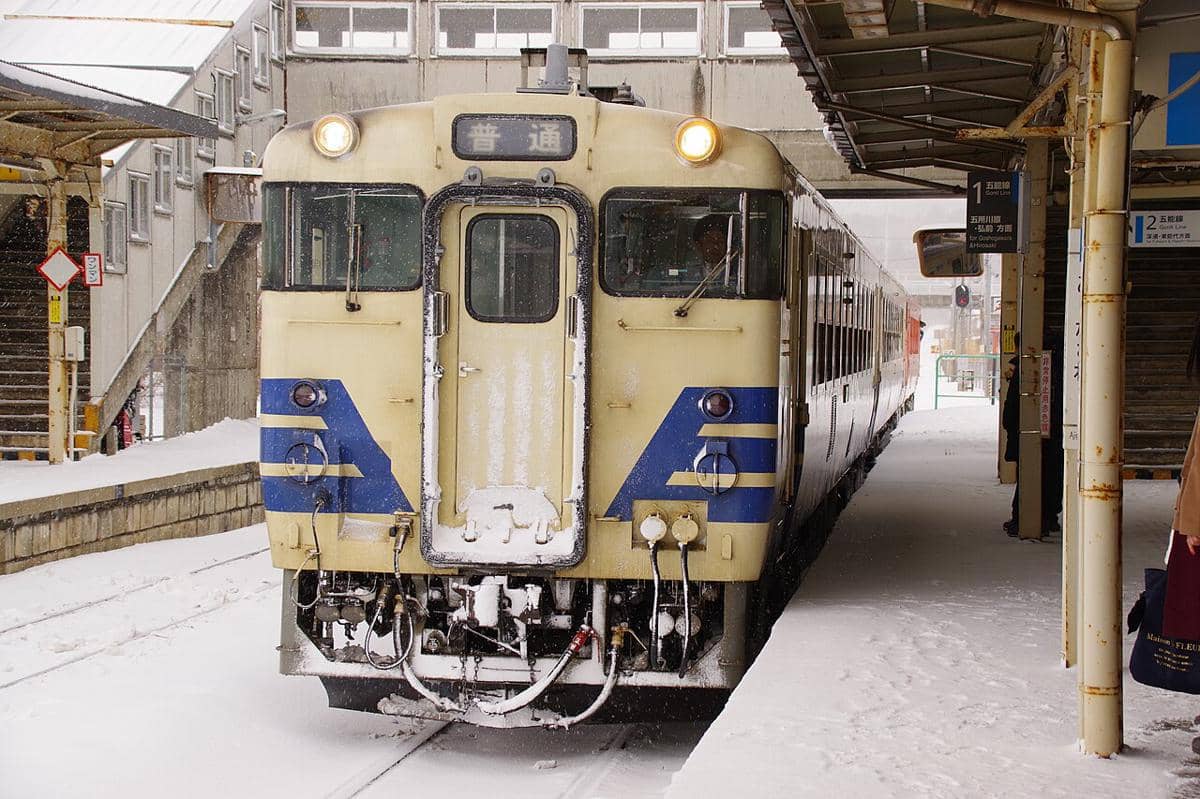 ilustrasi kereta di Jepang 